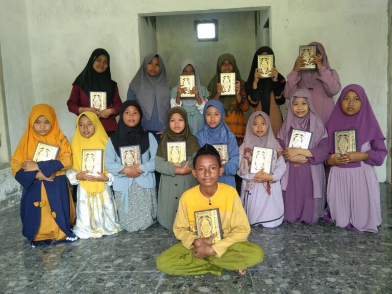 Penyaluran Bantuan Mushaf Al Qur An Dari Yamusa Ke Ponpes Sullamul