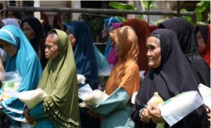 bantuan pangan yamusa untuk lansia dhu'afa kampung buniaga taansari bogor